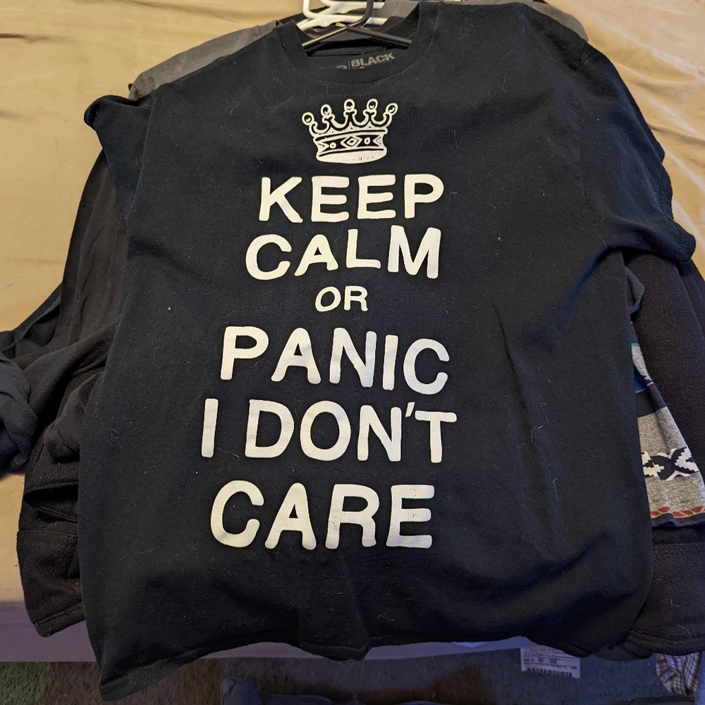 Medium black T-shirt with sayings